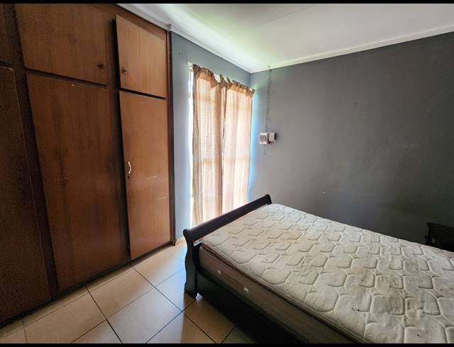 9 BEDROOM HOUSE FOR SALE IN IVY PARK
